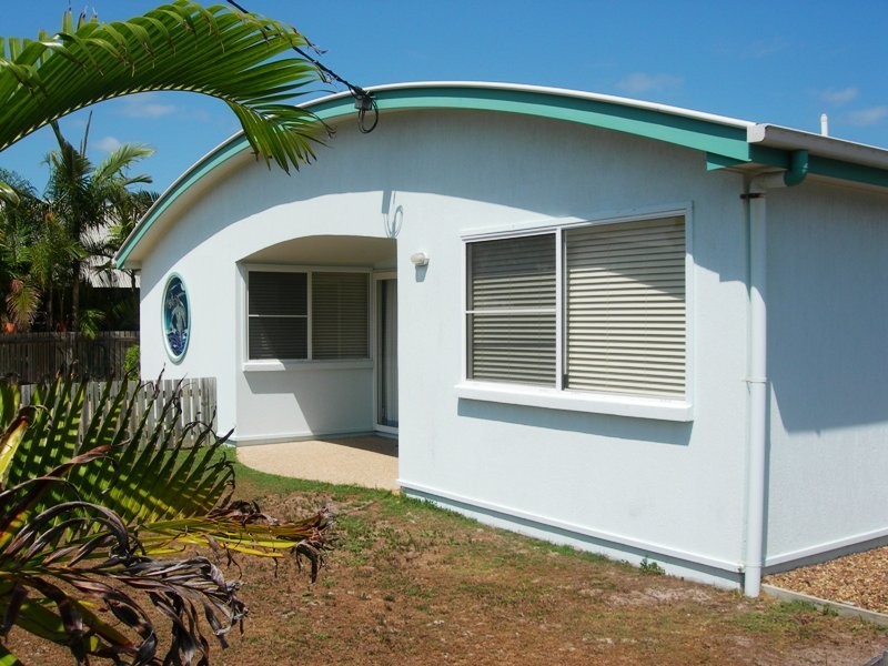 1/4 Ilmenite Avenue, Rainbow Beach QLD 4581