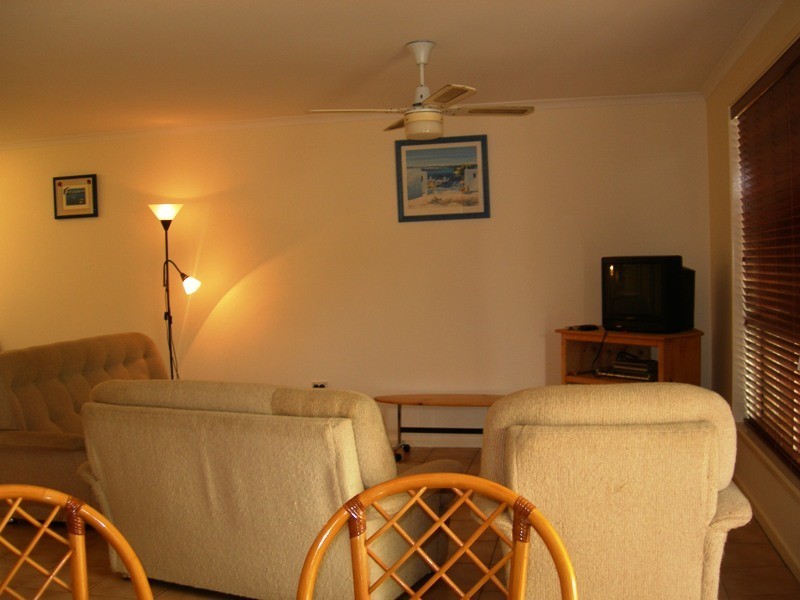 1/16 Carlo Road, Rainbow Beach QLD 4581