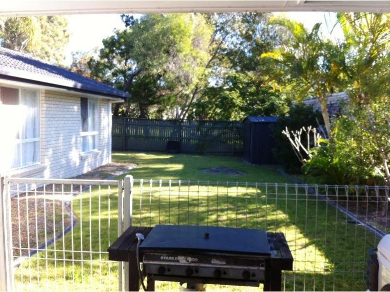 26 Kurana Street, Rainbow Beach QLD 4581