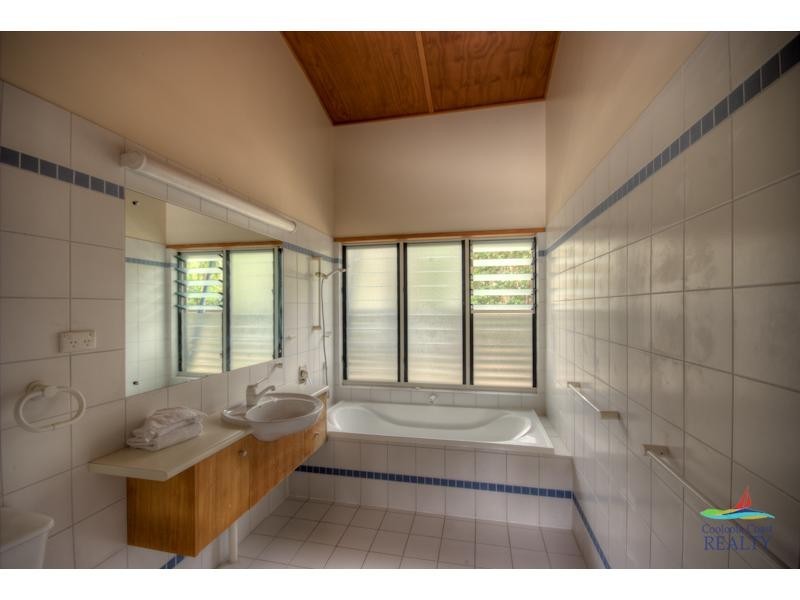 8 Satinwood Drive, Rainbow Beach QLD 4581