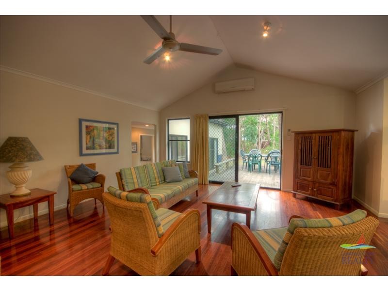 8 Orania Court, Rainbow Beach QLD 4581