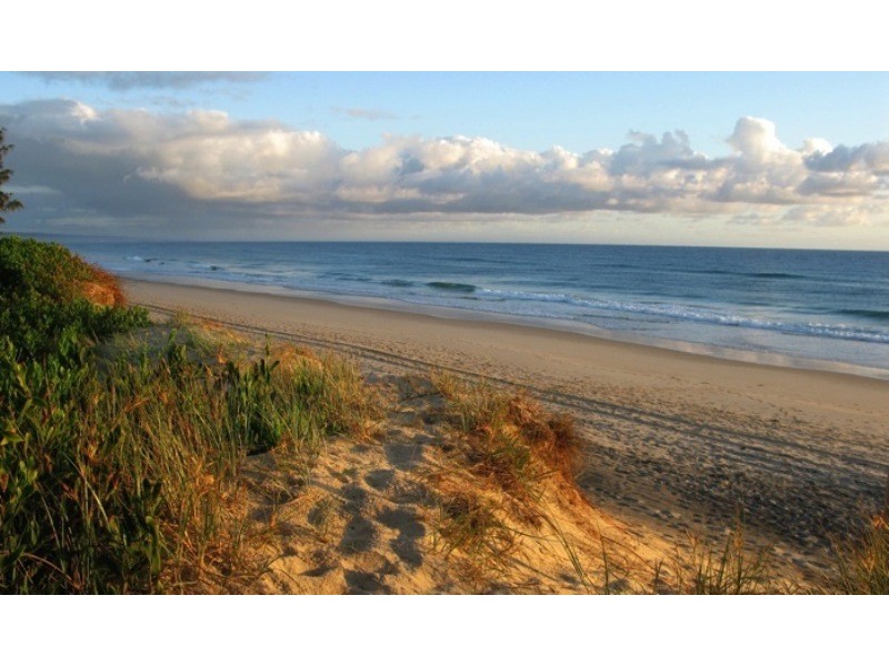 2/37 Bombala Crescent, Rainbow Beach QLD 4581