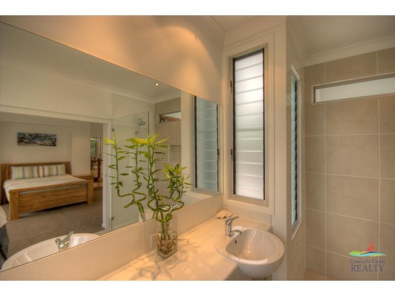 17 Naiad Court, Rainbow Beach QLD 4581