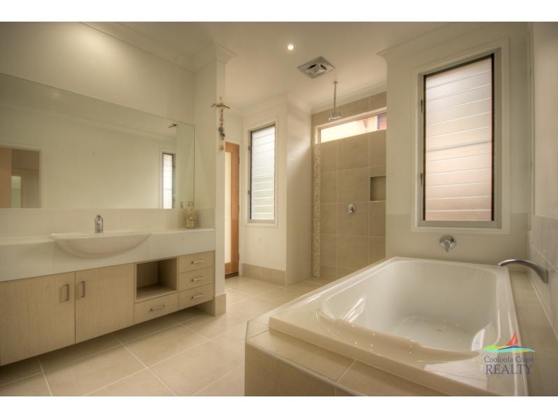 17 Naiad Court, Rainbow Beach QLD 4581