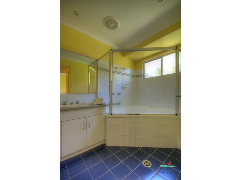 3 Esprit Drive, Rainbow Beach QLD 4581