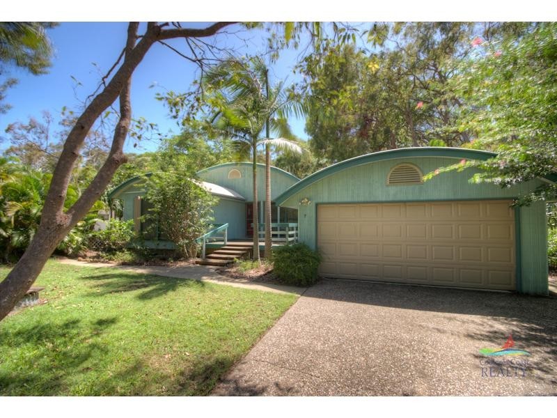 7 Belle Court, Rainbow Beach QLD 4581