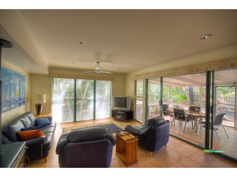 7 Belle Court, Rainbow Beach QLD 4581