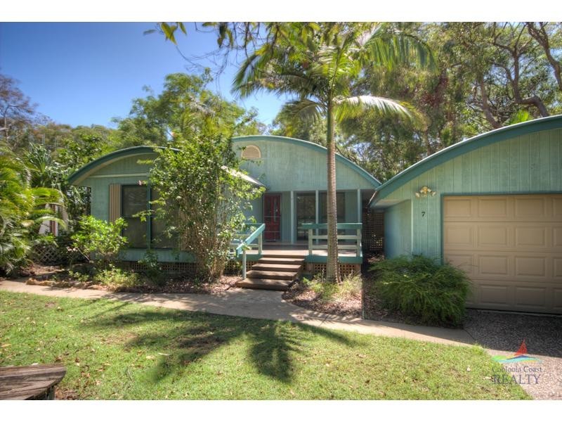 7 Belle Court, Rainbow Beach QLD 4581