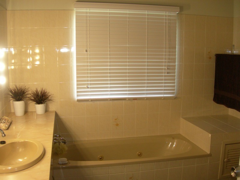 24 Bombala Crescent, Rainbow Beach QLD 4581