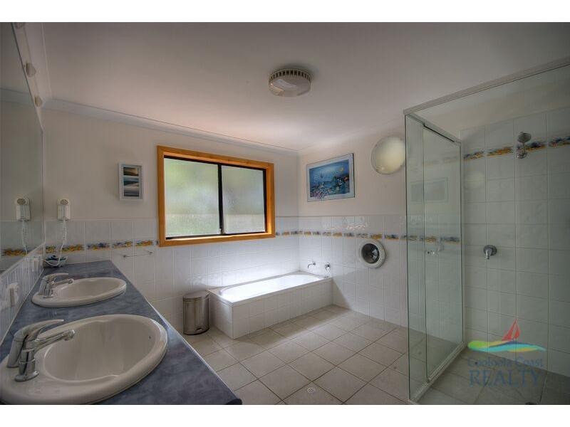 19 Belle Court, Rainbow Beach QLD 4581