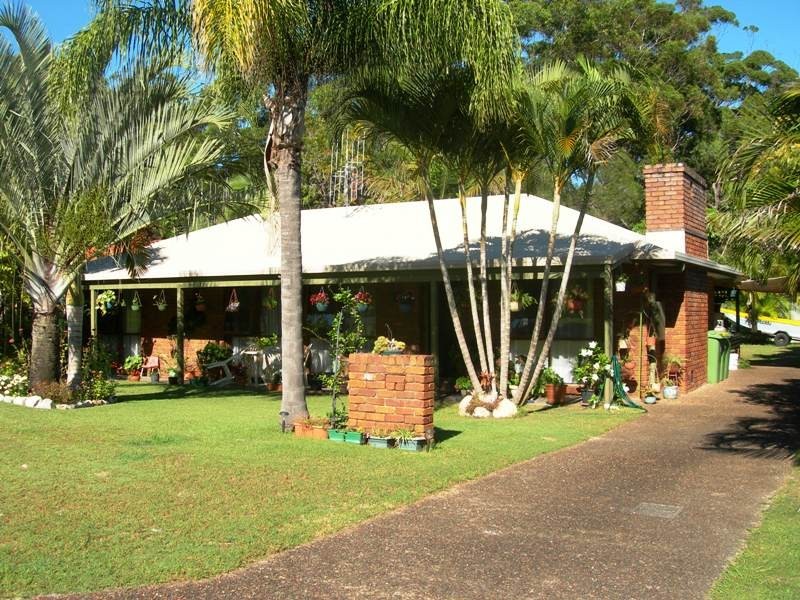 24 Bomburra Court, Rainbow Beach QLD 4581
