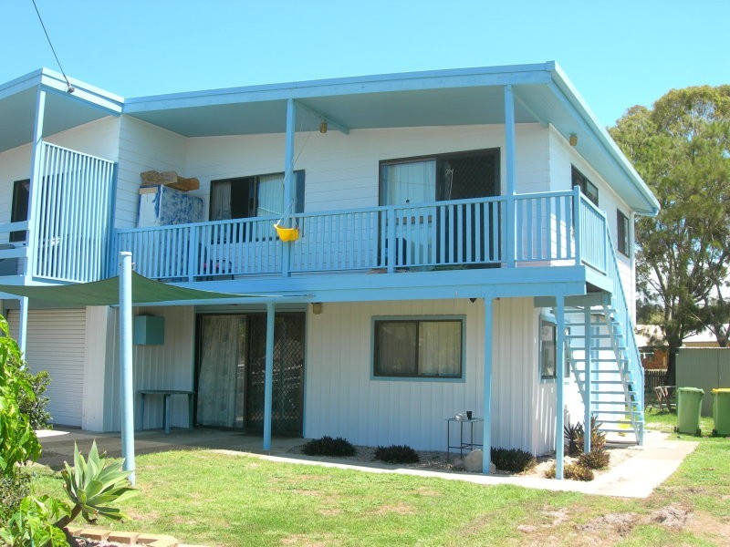Duplex 2/4 Dulkara Court, Rainbow Beach QLD 4581