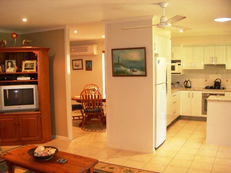 8 Coora Court, Rainbow Beach QLD 4581