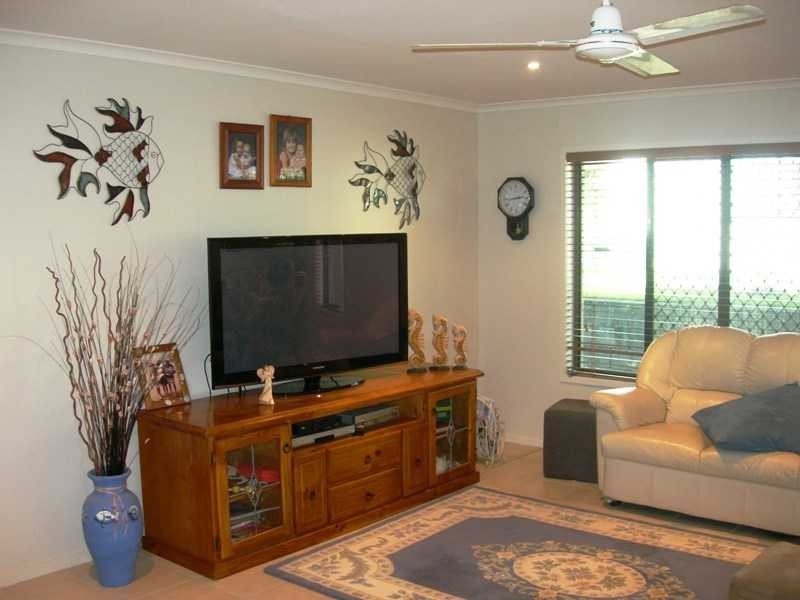 8 Coora Court, Rainbow Beach QLD 4581
