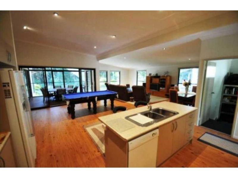 10 Satinwood Drive, Rainbow Beach QLD 4581