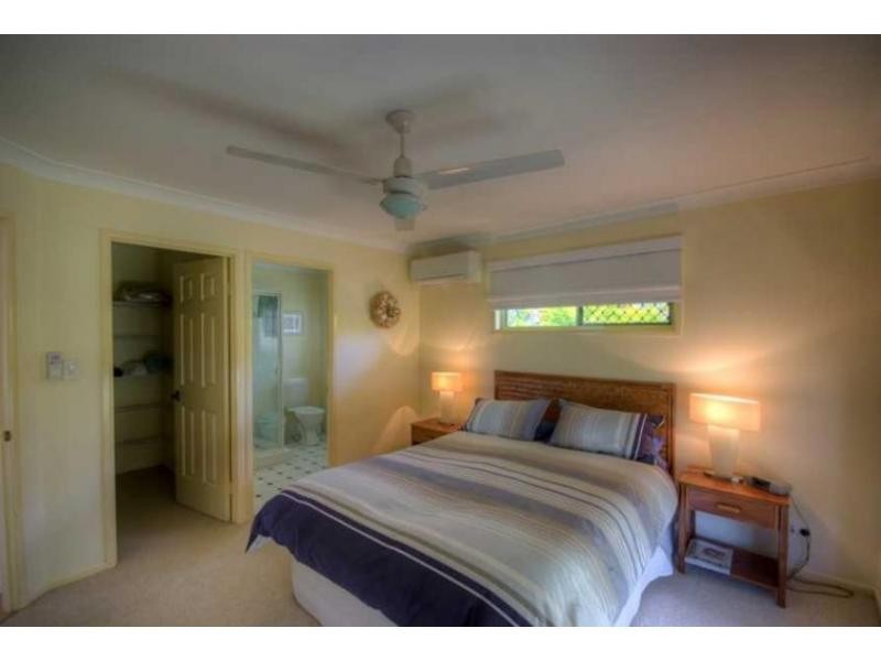 4 Boronia Place, Rainbow Beach QLD 4581