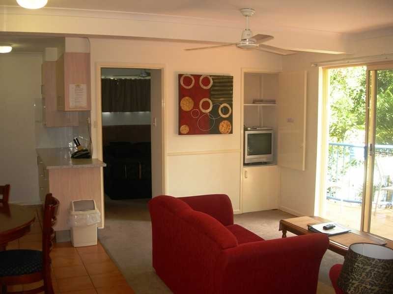 9/4 Double Island Drive, Rainbow Beach QLD 4581
