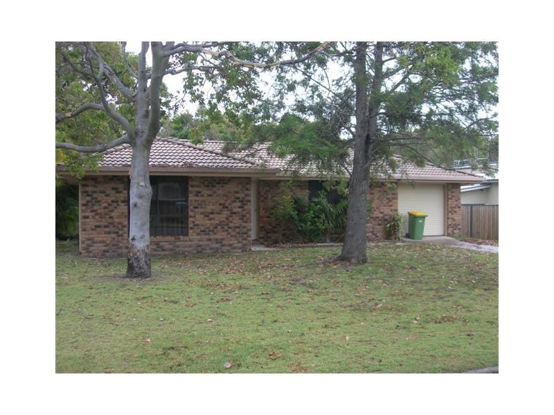 18 Kurana Street, Rainbow Beach QLD 4581