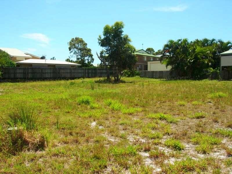 60 Bombala Crescent, Rainbow Beach QLD 4581