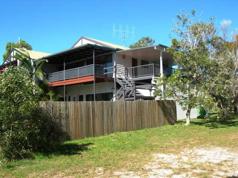 27 Bombala Crescent, Rainbow Beach QLD 4581