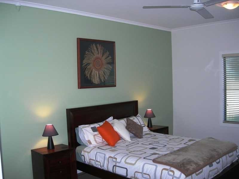 27 Bombala Crescent, Rainbow Beach QLD 4581