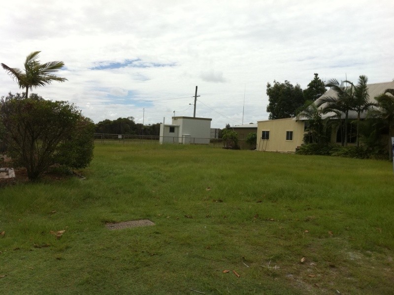 8 Ilmenite Avenue, Rainbow Beach QLD 4581