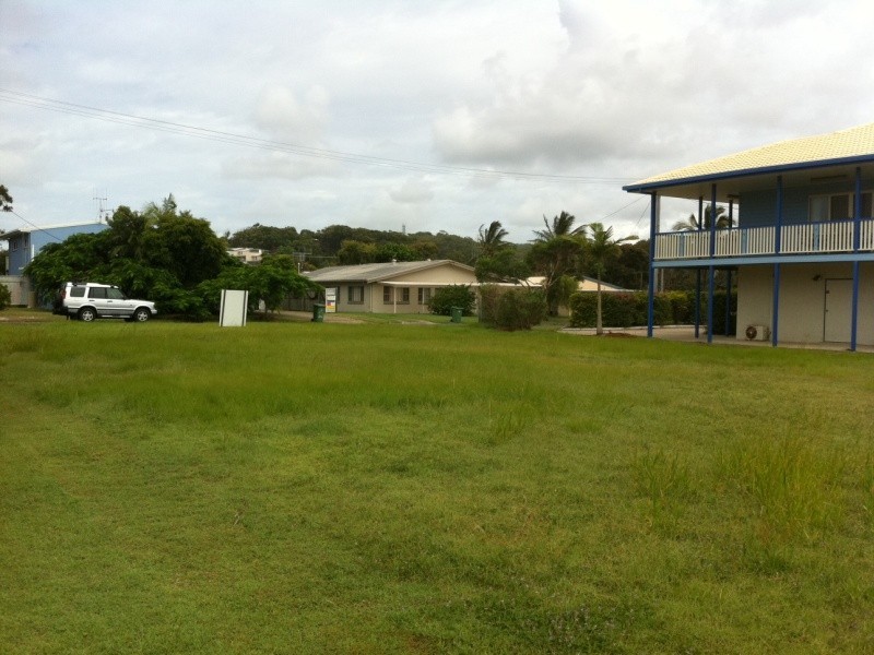 8 Ilmenite Avenue, Rainbow Beach QLD 4581