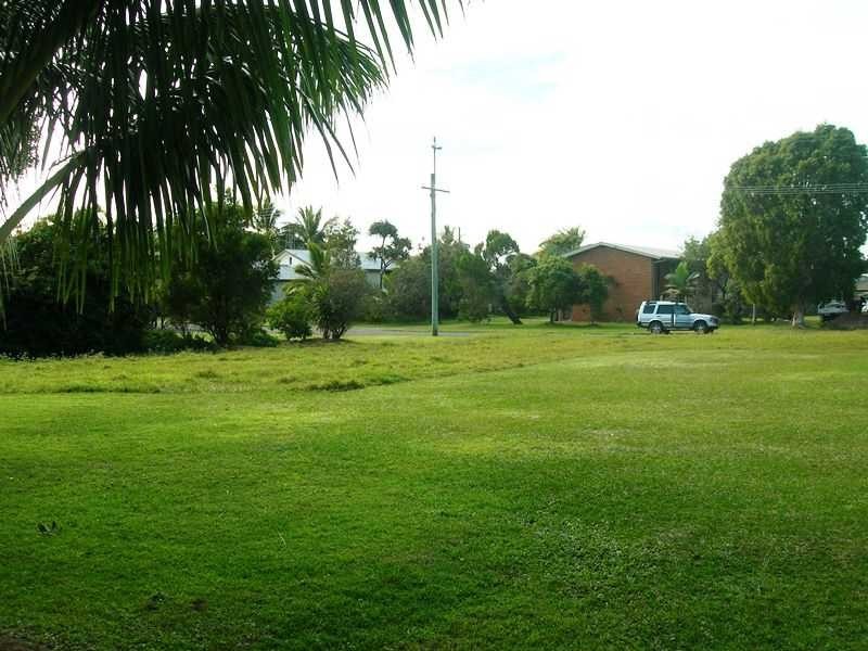 8 Zircon Street, Rainbow Beach QLD 4581