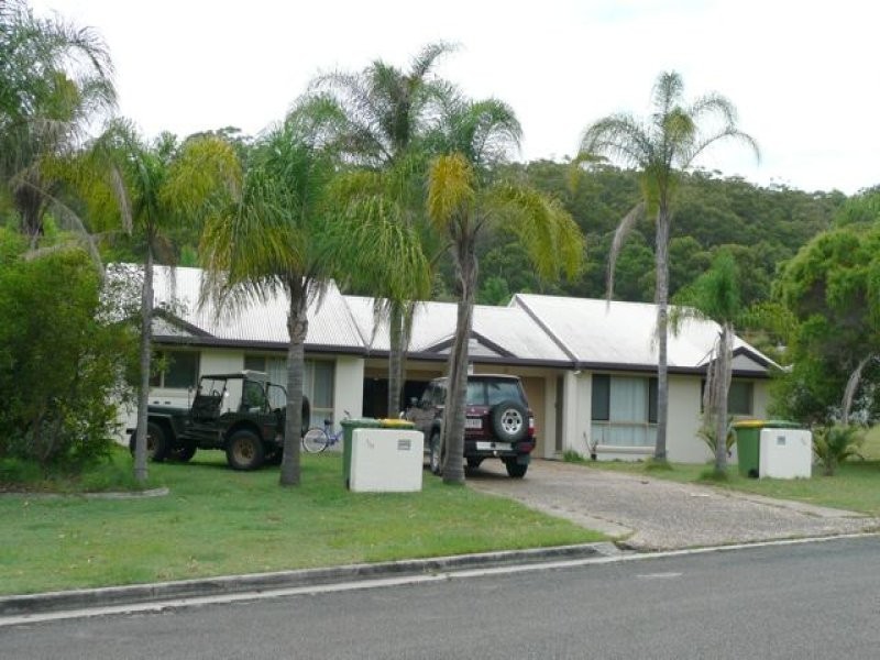 Unit 2/15 Rumbalara Avenue, Rainbow Beach QLD 4581