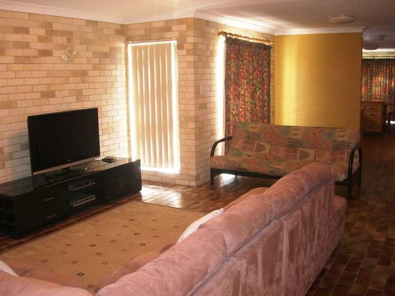 9 Kurana Street, Rainbow Beach QLD 4581