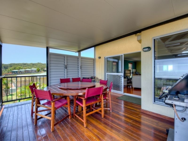 35 Manooka Drive, Rainbow Beach QLD 4581