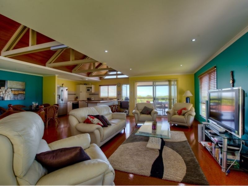 35 Manooka Drive, Rainbow Beach QLD 4581