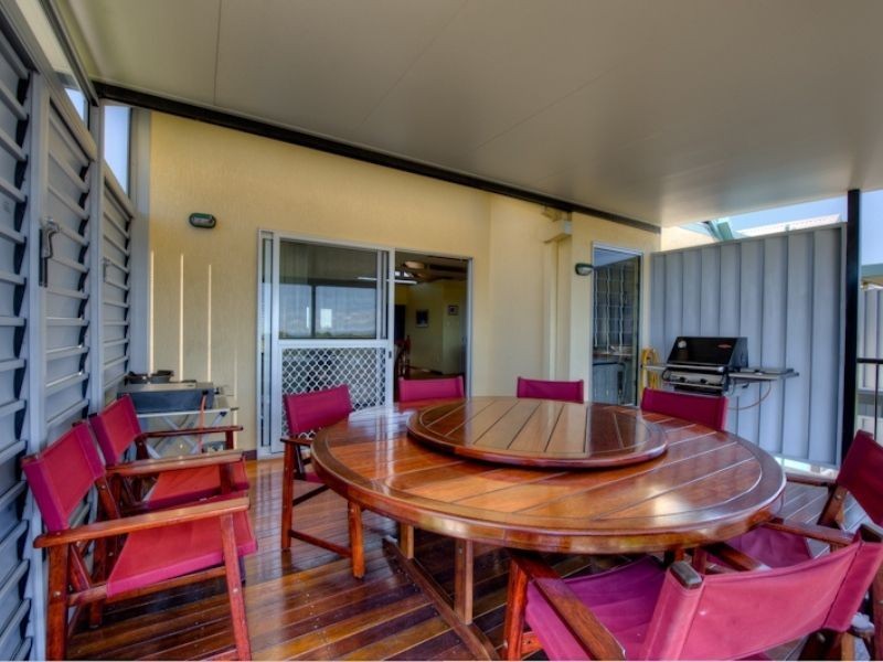 35 Manooka Drive, Rainbow Beach QLD 4581