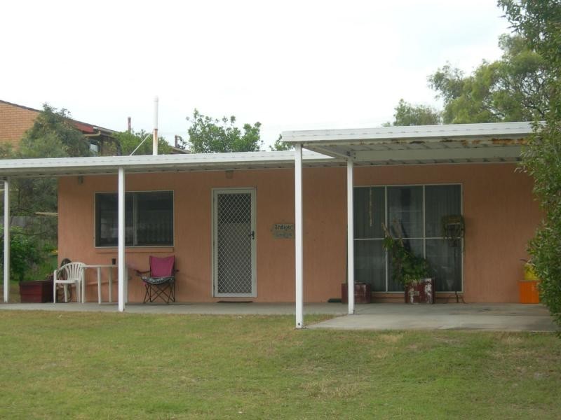 11 Indigo Street, Rainbow Beach QLD 4581