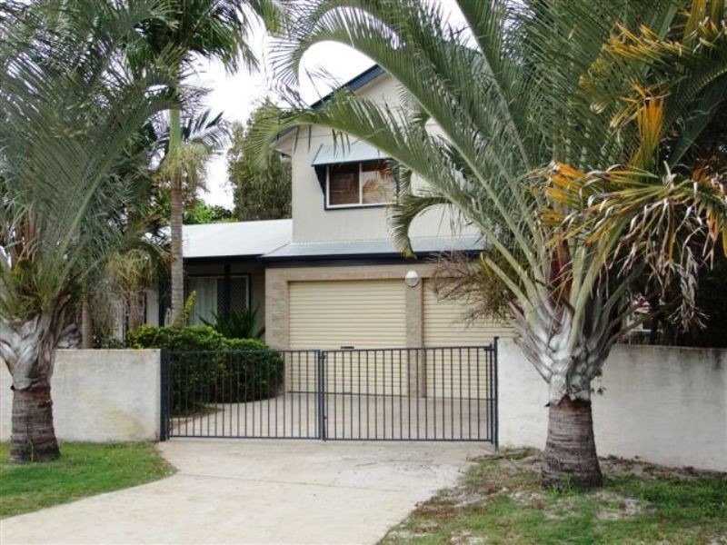 8 Hakea Place, Rainbow Beach QLD 4581