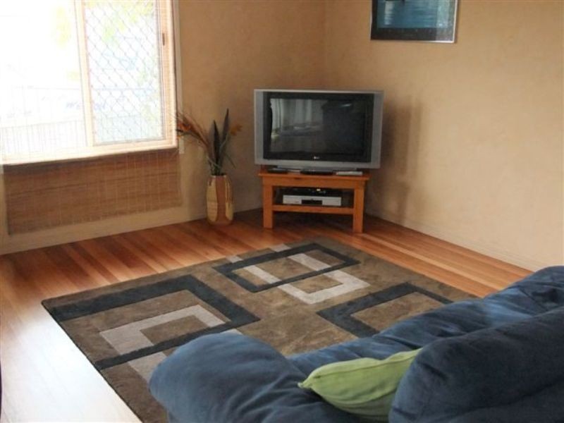 8 Hakea Place, Rainbow Beach QLD 4581