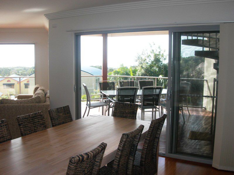 Unit 2/43 Tingira Close, Rainbow Beach QLD 4581