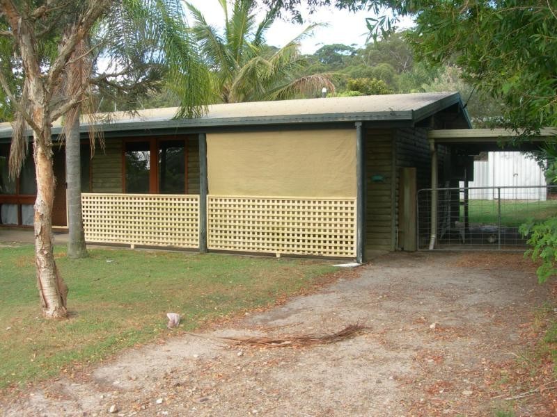 25 Rumbalara Avenue, Rainbow Beach QLD 4581