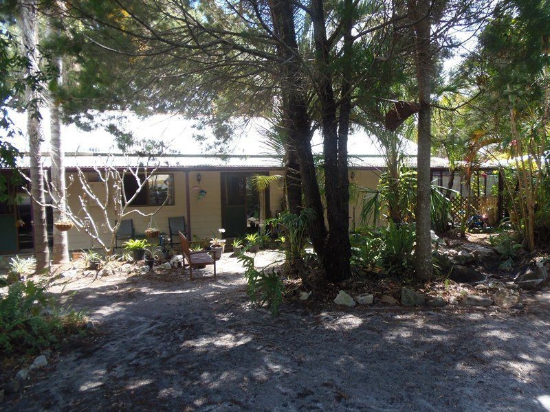 8 Bomburra Court, Rainbow Beach QLD 4581