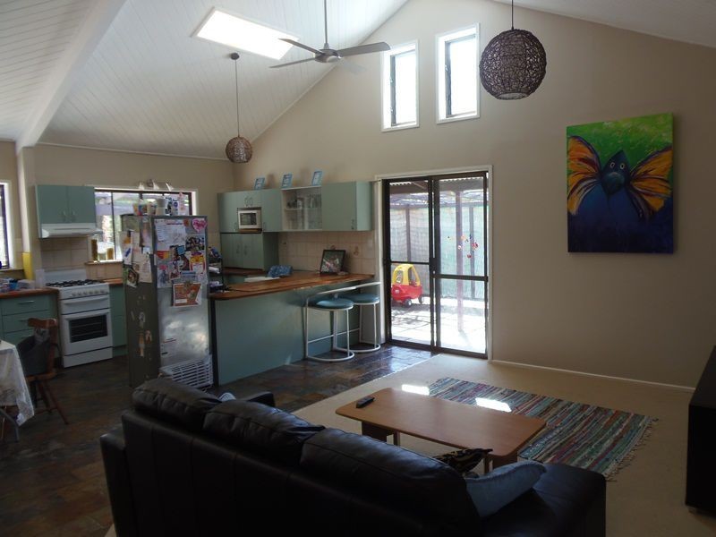 8 Bomburra Court, Rainbow Beach QLD 4581