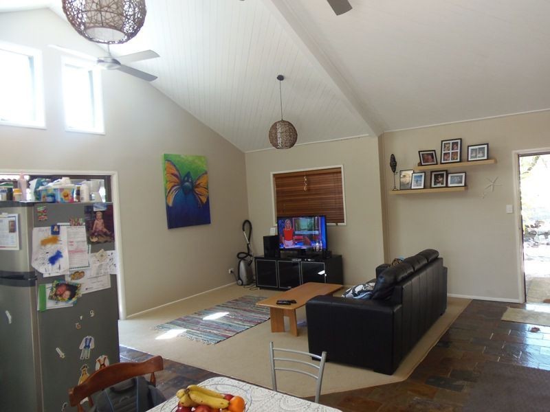 8 Bomburra Court, Rainbow Beach QLD 4581