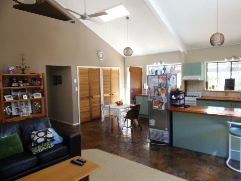 8 Bomburra Court, Rainbow Beach QLD 4581