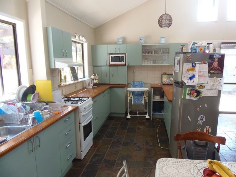 8 Bomburra Court, Rainbow Beach QLD 4581