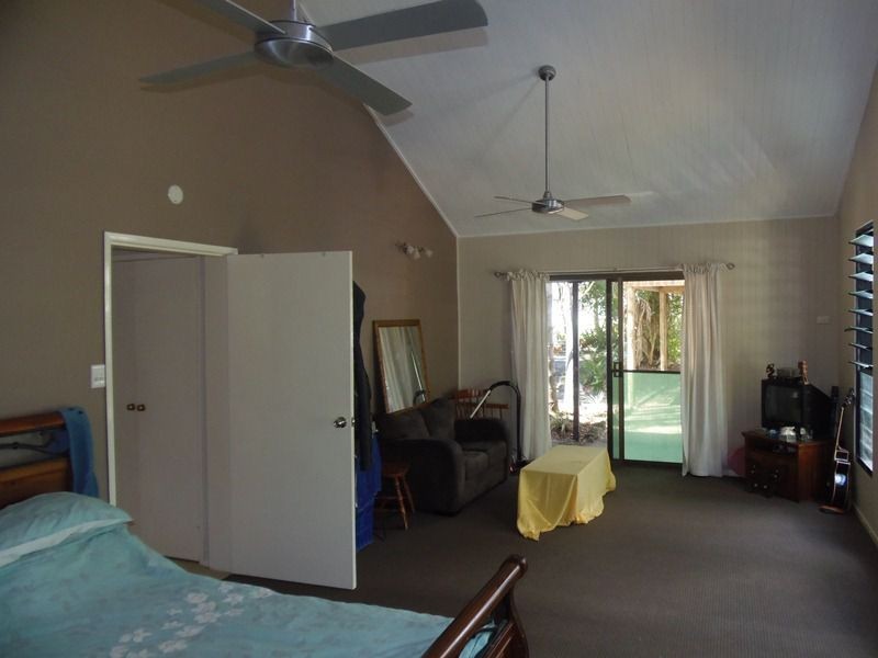 8 Bomburra Court, Rainbow Beach QLD 4581