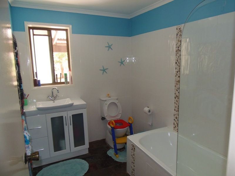 8 Bomburra Court, Rainbow Beach QLD 4581