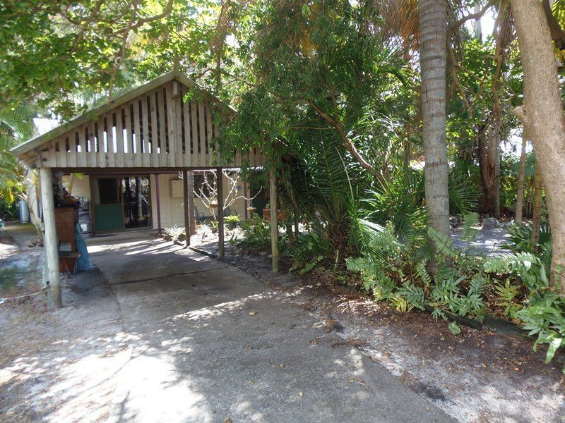 8 Bomburra Court, Rainbow Beach QLD 4581