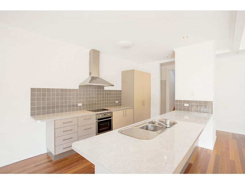 2/2 Coora Court, Rainbow Beach QLD 4581
