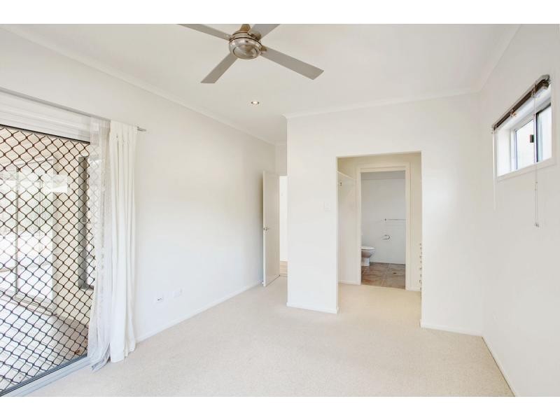 2/2 Coora Court, Rainbow Beach QLD 4581