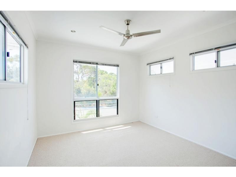 2/2 Coora Court, Rainbow Beach QLD 4581