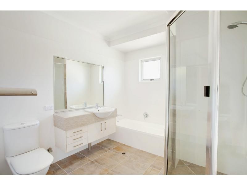2/2 Coora Court, Rainbow Beach QLD 4581